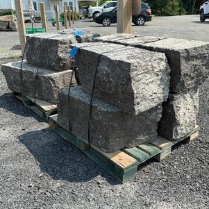 Hardscaping - Guillotine Seneca Boulder Grey